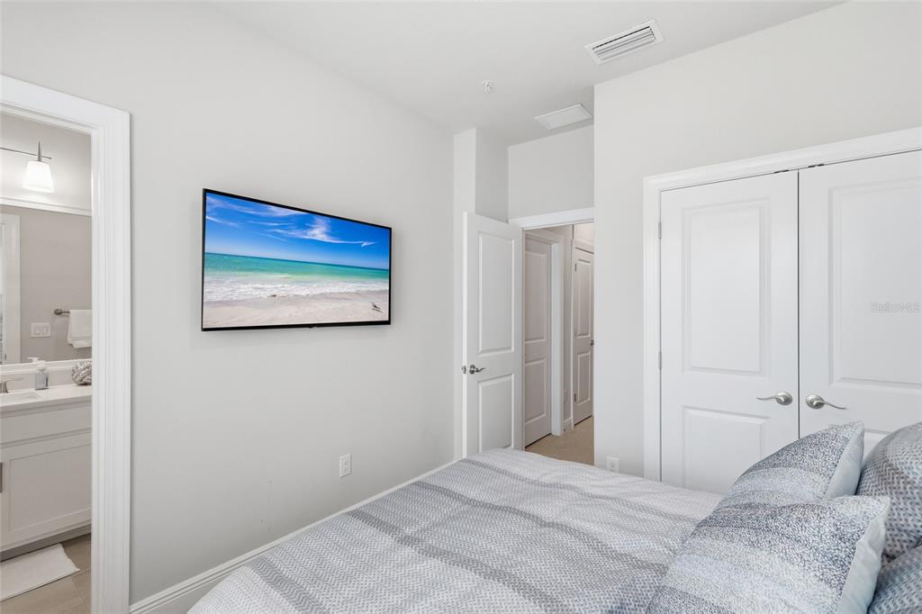 Sarasota, Florida, 34237, United States, 3 Bedrooms Bedrooms, ,4 BathroomsBathrooms,Residential,For Sale,1989213