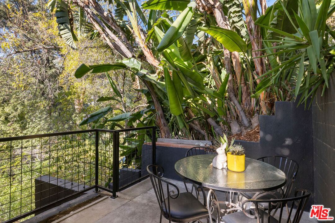 Glendale, California, 91207, United States, 3 Bedrooms Bedrooms, ,3 BathroomsBathrooms,Residential,For Sale,1987777