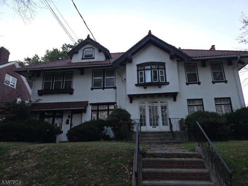 Newark City, New Jersey, 07104-1530, United States, 8 Bedrooms Bedrooms, ,5 BathroomsBathrooms,Residential,For Sale,1977371