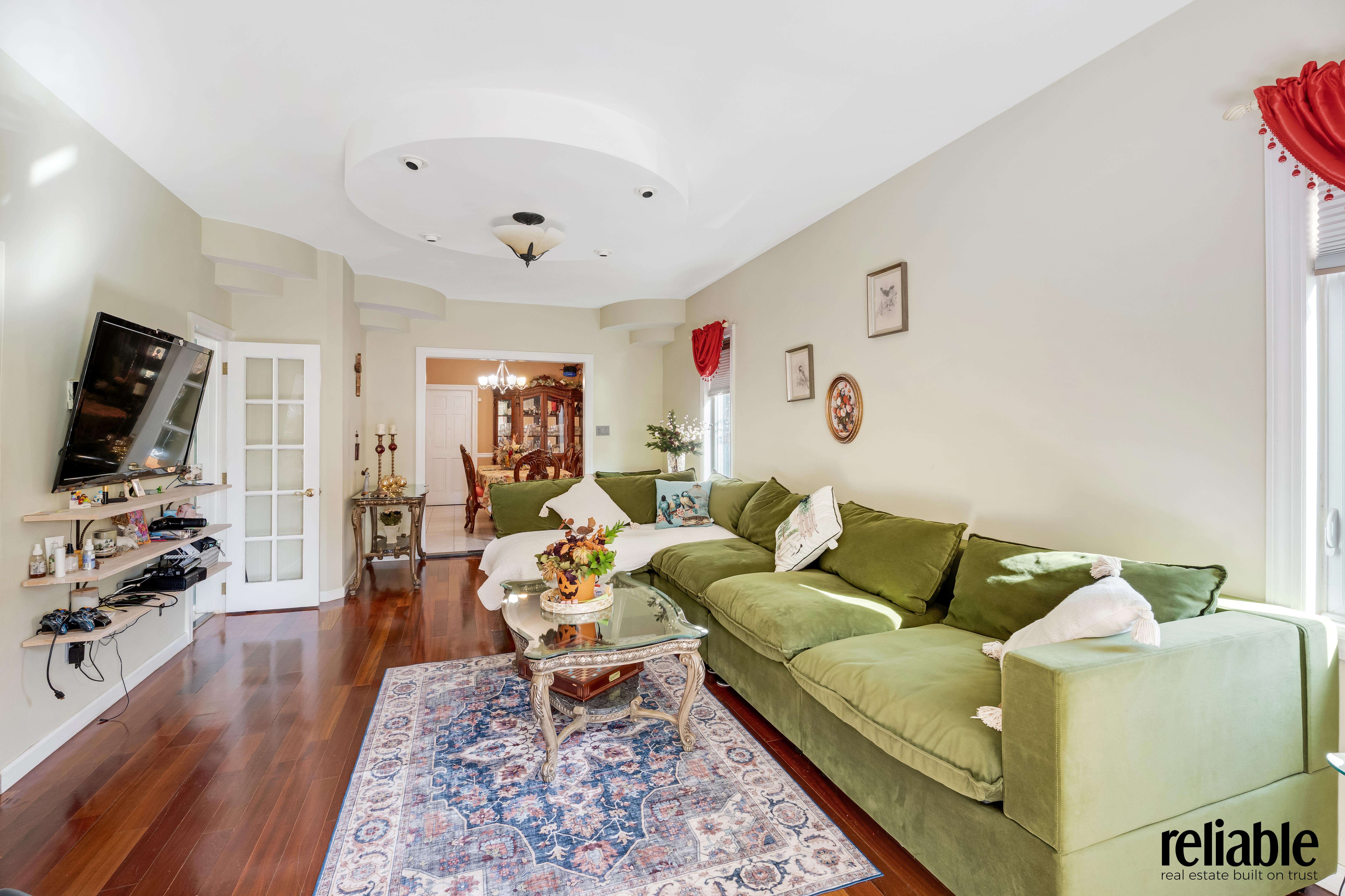 Brooklyn, New York, 11228, United States, 6 Bedrooms Bedrooms, ,3 BathroomsBathrooms,Residential,For Sale,1991049