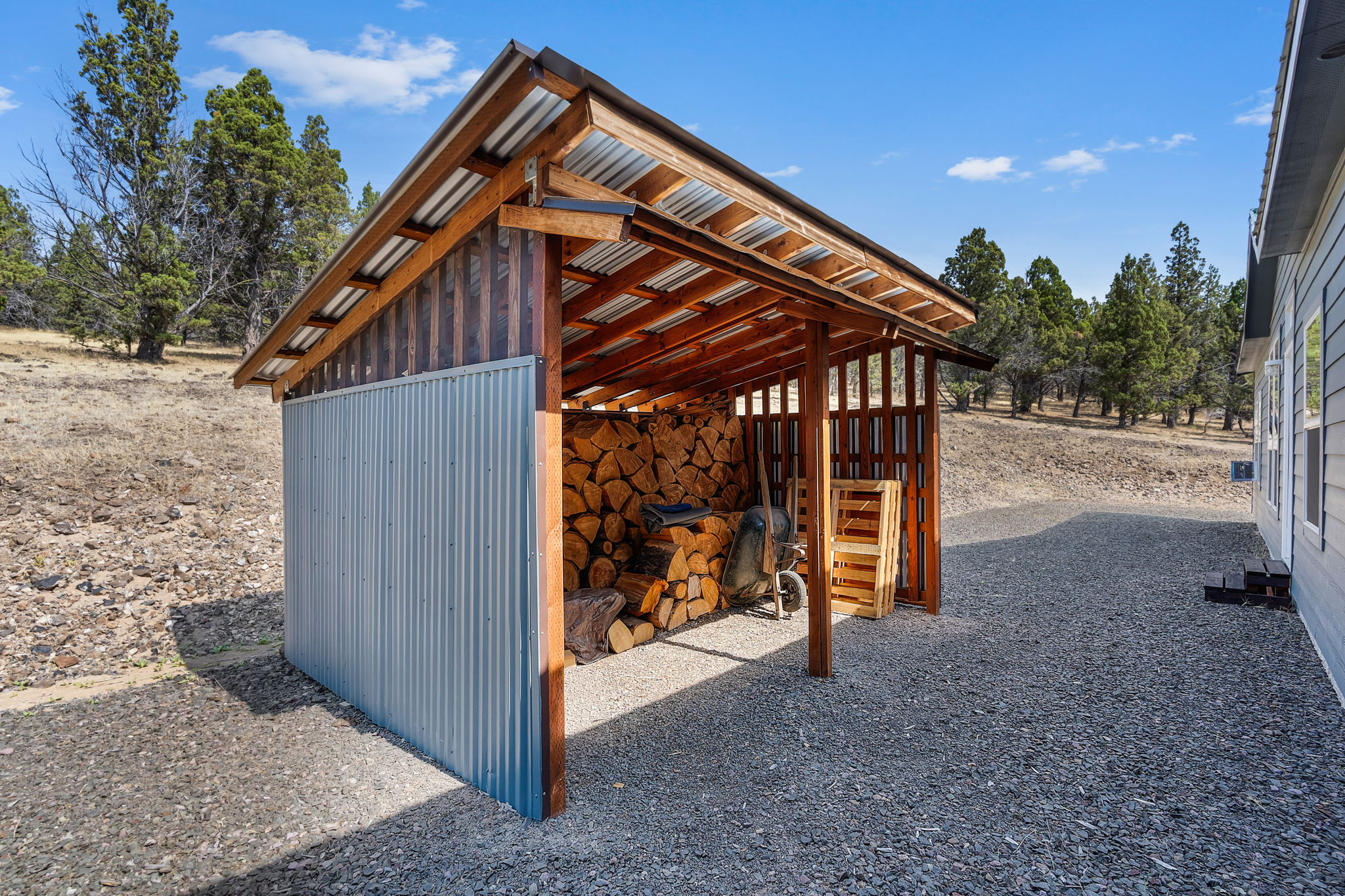Prineville, Oregon, 97754, United States, 3 Bedrooms Bedrooms, ,2 BathroomsBathrooms,Residential,For Sale,1941697