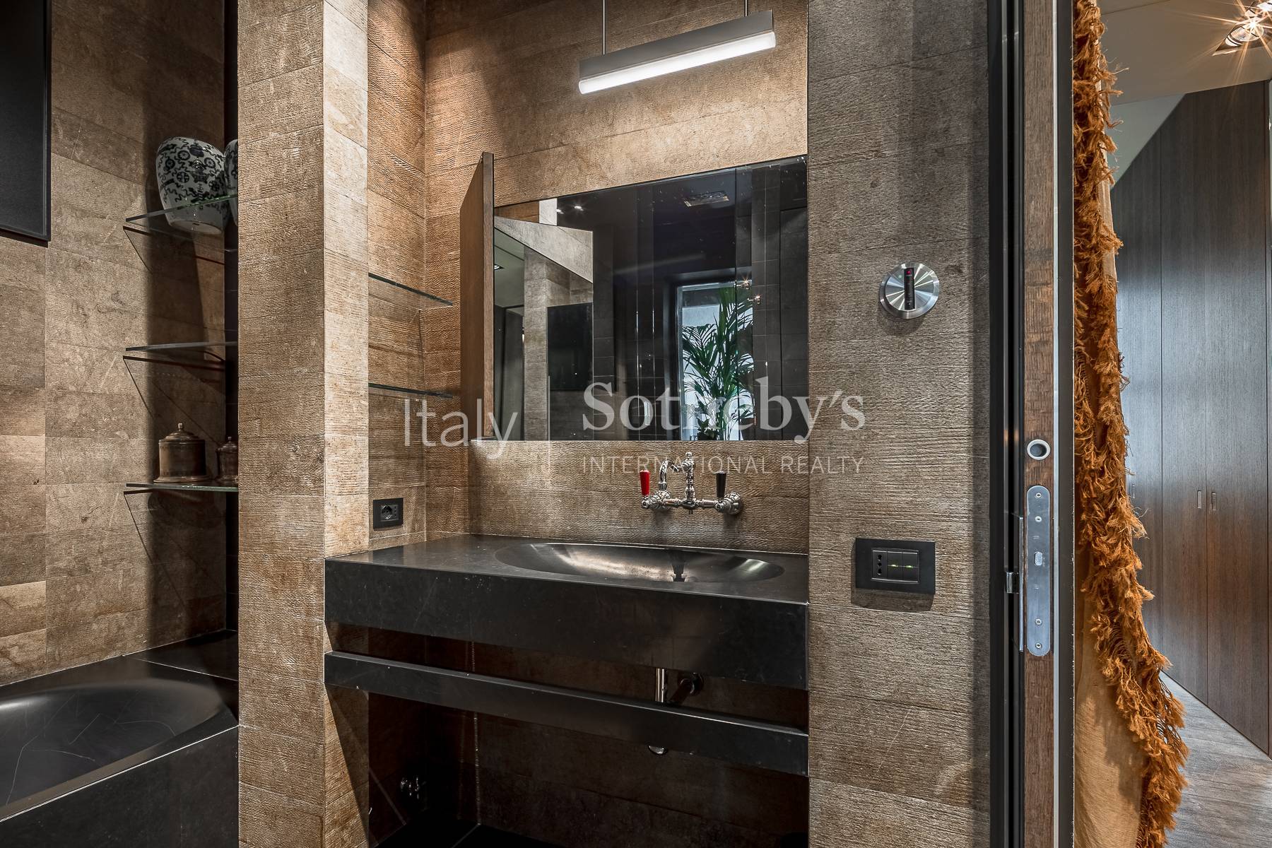  Prestigious apartment with terrace in Corso Magenta - 物件實景