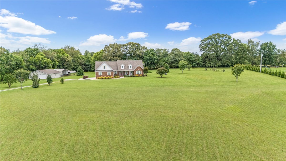 Winchester, Tennessee, 37398, United States, 4 Bedrooms Bedrooms, ,2 BathroomsBathrooms,Residential,For Sale,1921635