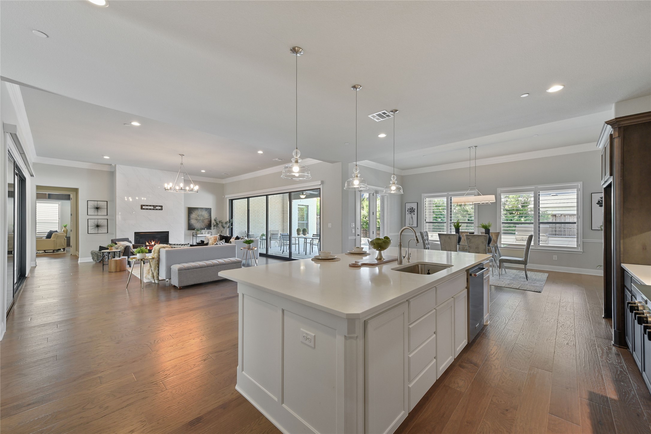 Frisco, Texas, 75035, United States, 5 Bedrooms Bedrooms, ,6 BathroomsBathrooms,Residential,For Sale,1997402