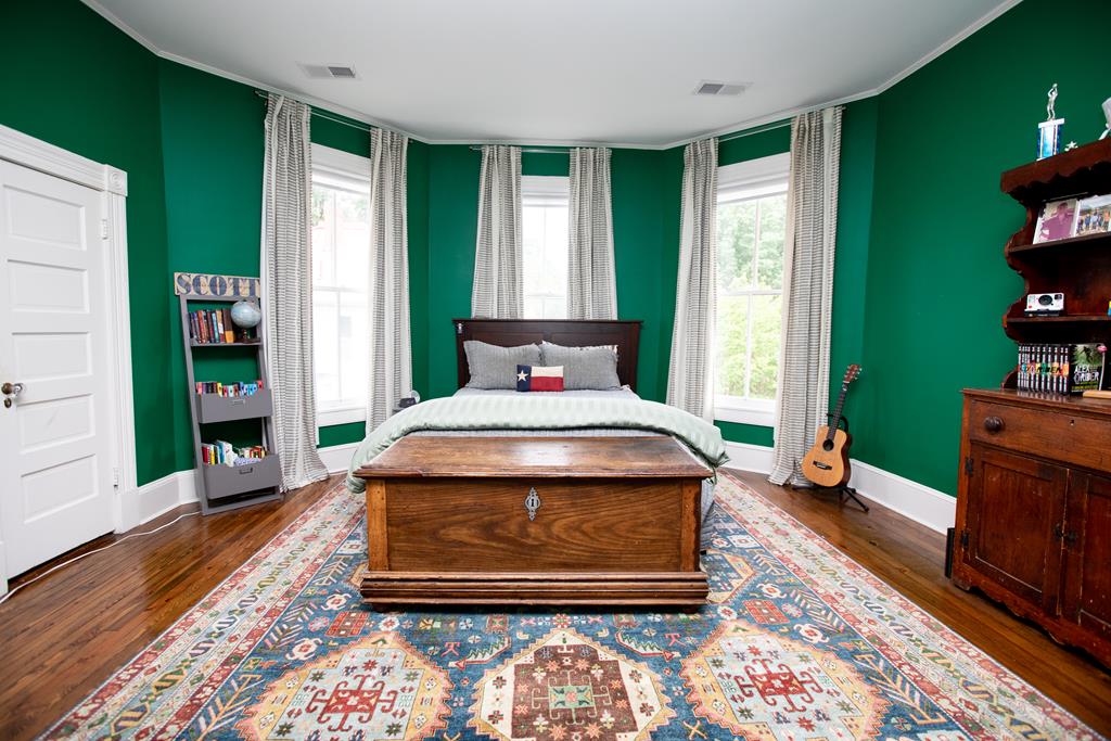 Farmville, Virginia, 23901, United States, 5 Bedrooms Bedrooms, ,5 BathroomsBathrooms,Residential,For Sale,1837086