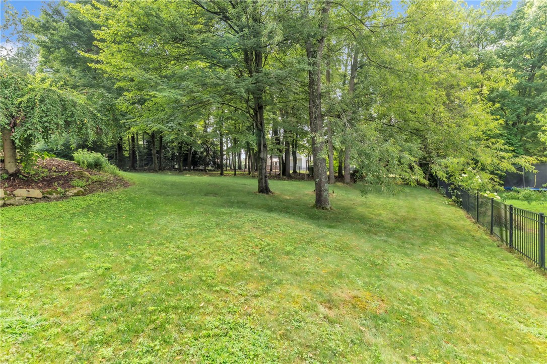 Cranberry Twp, Pennsylvania, 16066, United States, 4 Bedrooms Bedrooms, ,4 BathroomsBathrooms,Residential,For Sale,1985014