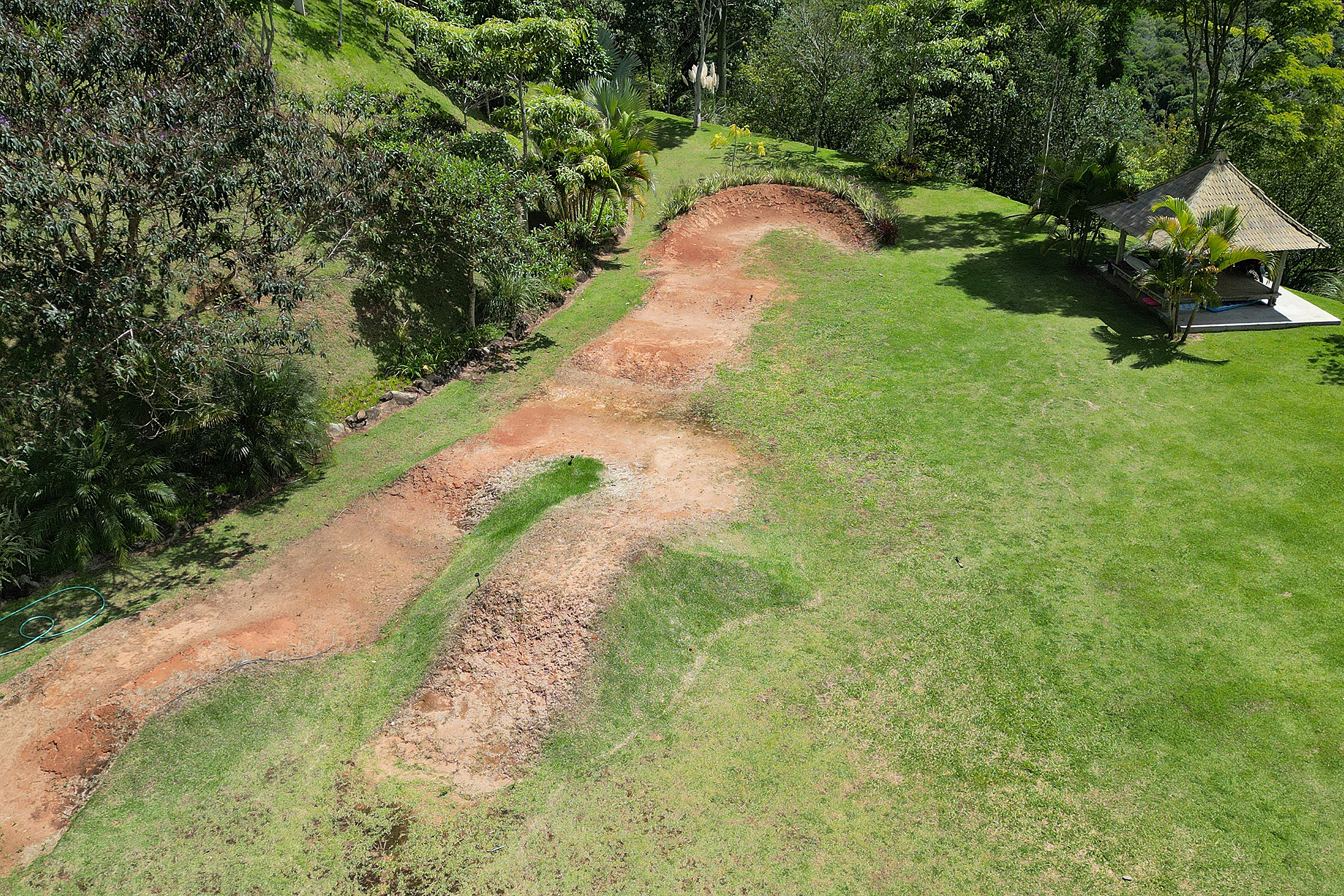  Private retreat surrounded by nature with two residences and mountain views - 物件實景