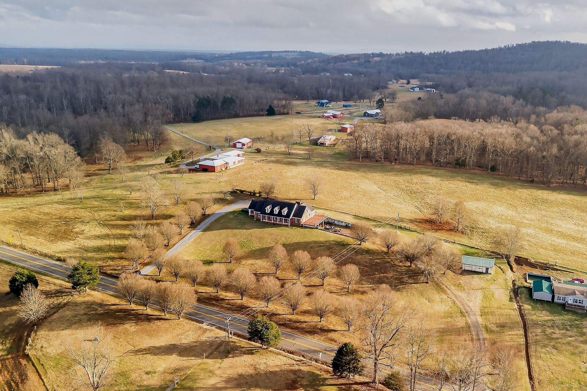 Smithville, Tennessee, 37166, United States, 6 Bedrooms Bedrooms, ,6 BathroomsBathrooms,Residential,For Sale,2008890