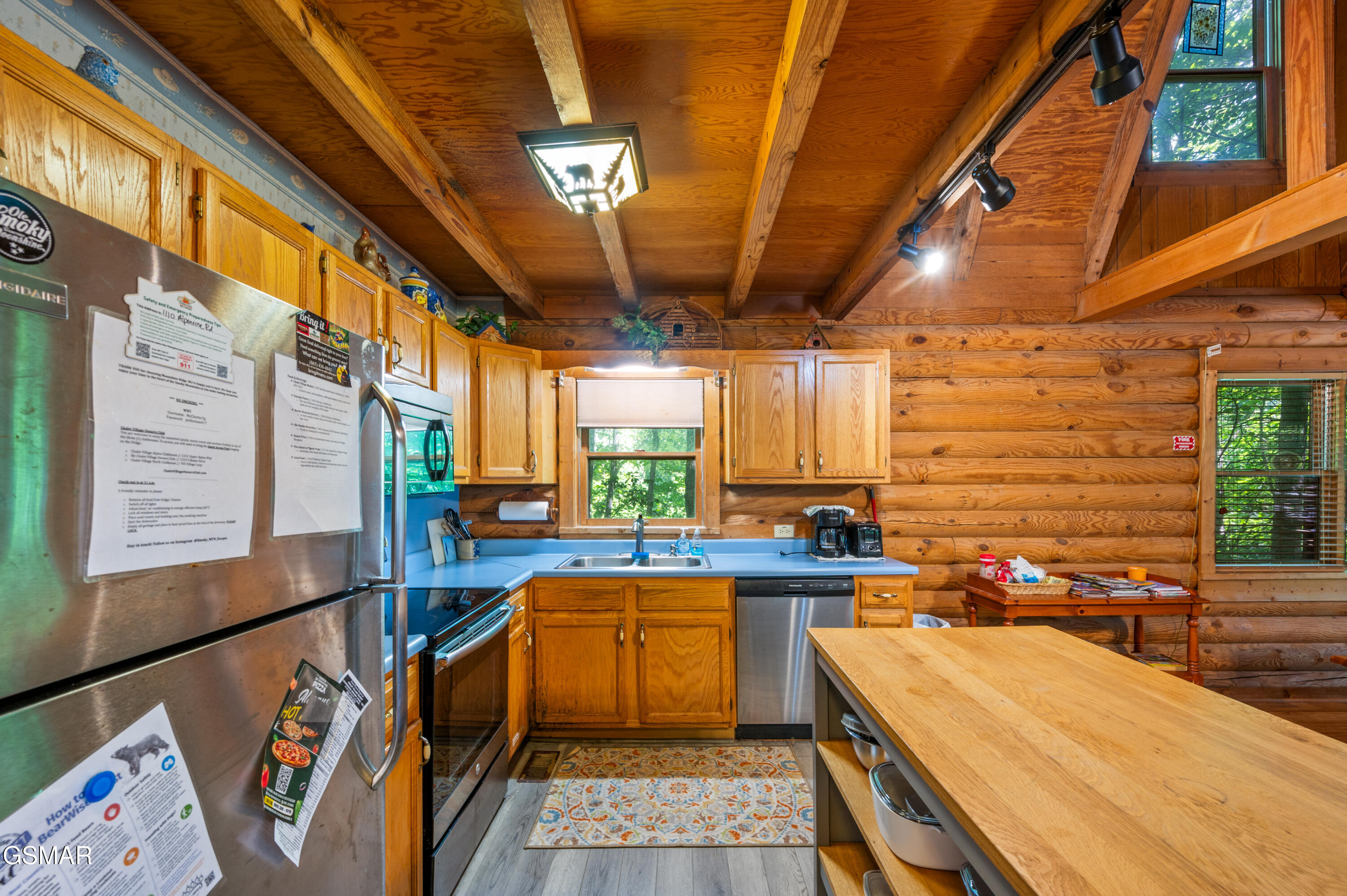 Gatlinburg, Tennessee, 37738, United States, 2 Bedrooms Bedrooms, ,2 BathroomsBathrooms,Residential,For Sale,1975826