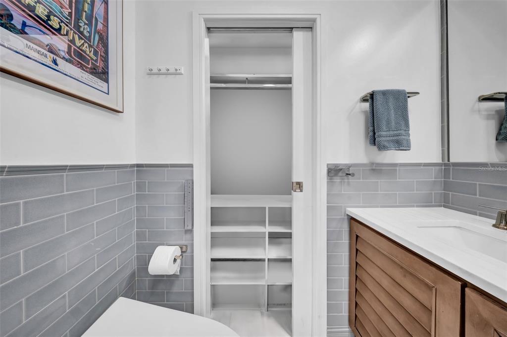 St Petersburg, Florida, 33704, United States, 2 Bedrooms Bedrooms, ,2 BathroomsBathrooms,Residential,For Sale,1897453