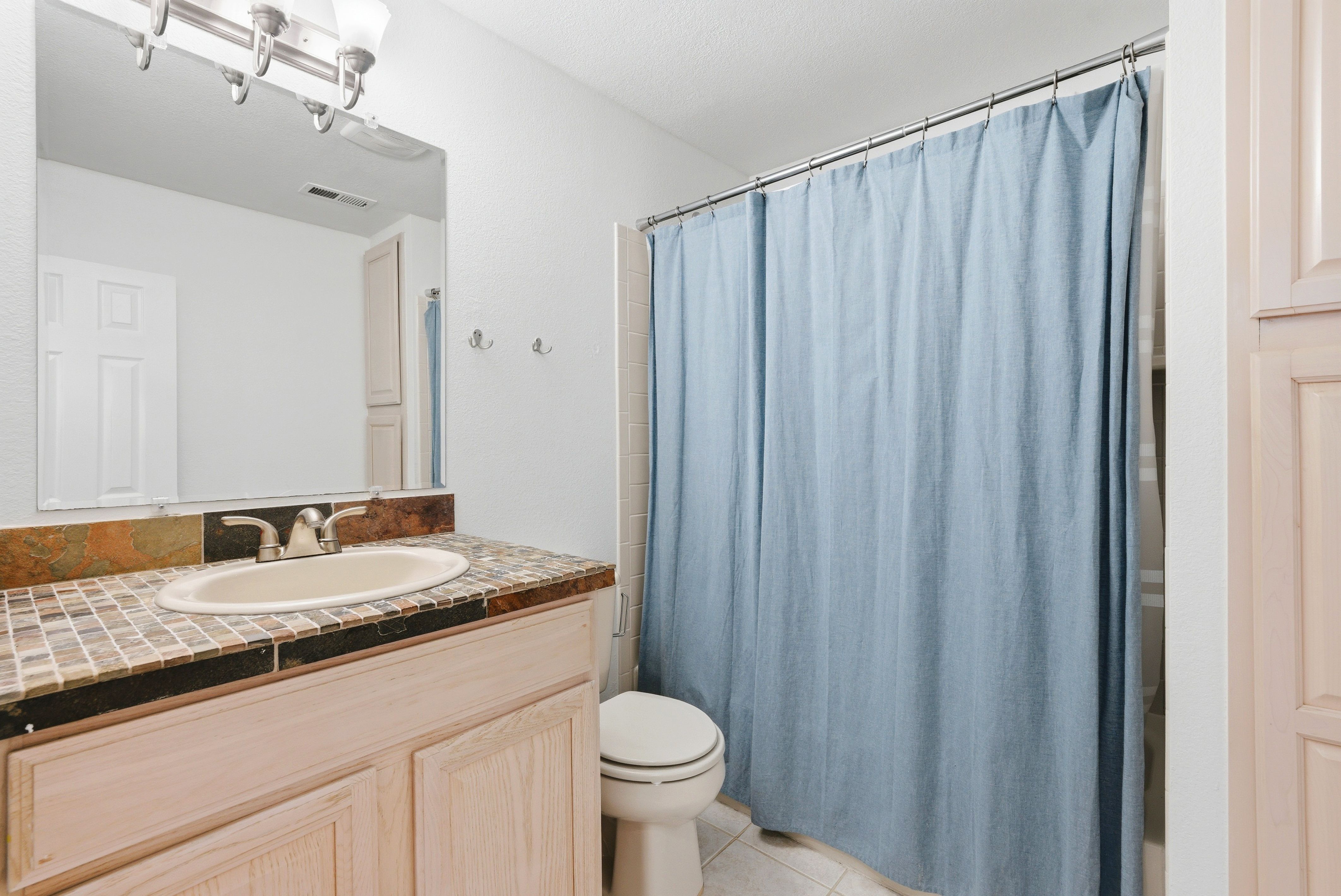  Nestled at the Base of the Beautiful Golden Foothills in Desirable Lakota Hills - 物件實景