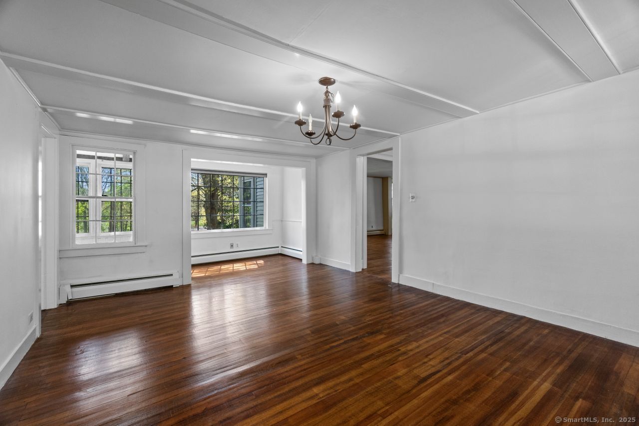 Woodbury, Connecticut, 06798, United States, 4 Bedrooms Bedrooms, ,3 BathroomsBathrooms,Residential,For Sale,1890023