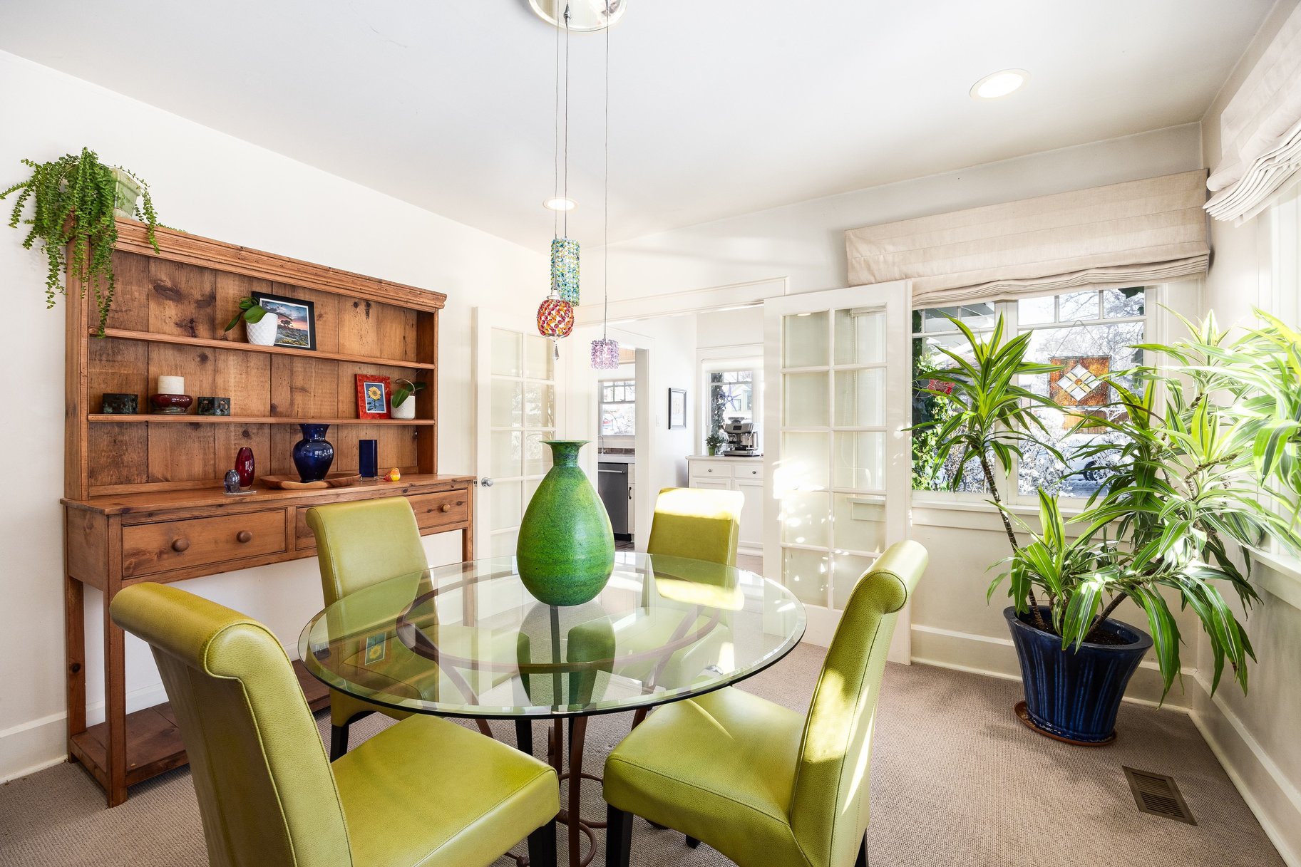  Timeless Bungalow with Enjoyable Outdoor Living - 物件實景