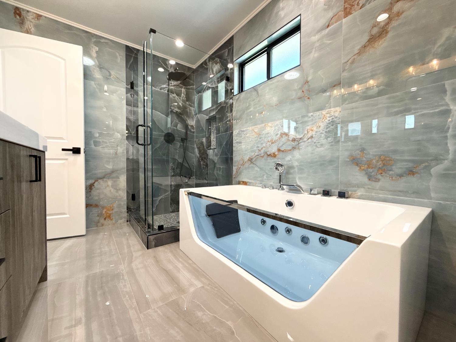 Chowchilla, California, 93610, United States, 3 Bedrooms Bedrooms, ,2 BathroomsBathrooms,Residential,For Sale,1993828