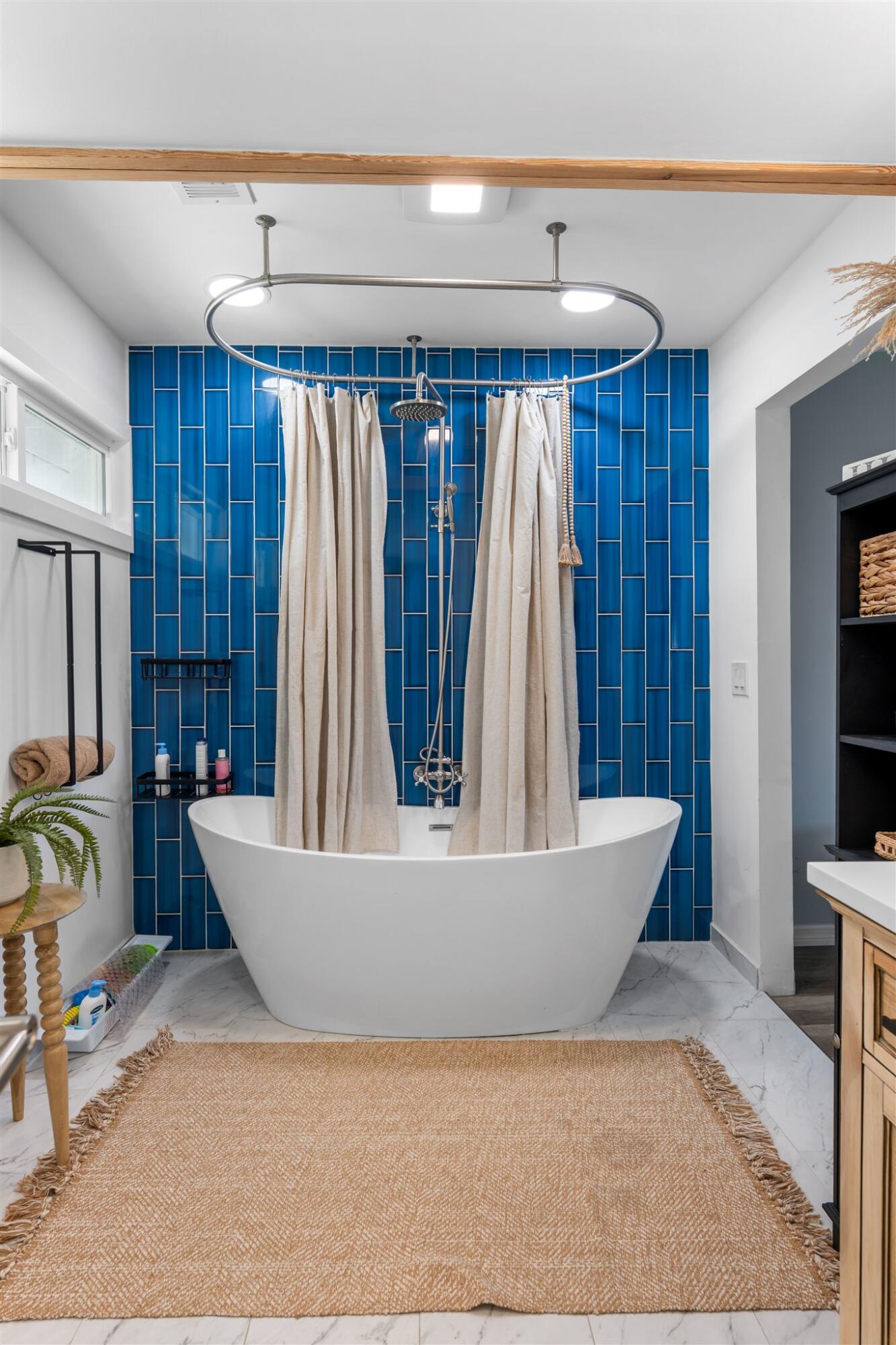 MARATHON, Florida, 33050, United States, 2 Bedrooms Bedrooms, ,2 BathroomsBathrooms,Residential,For Sale,2000916