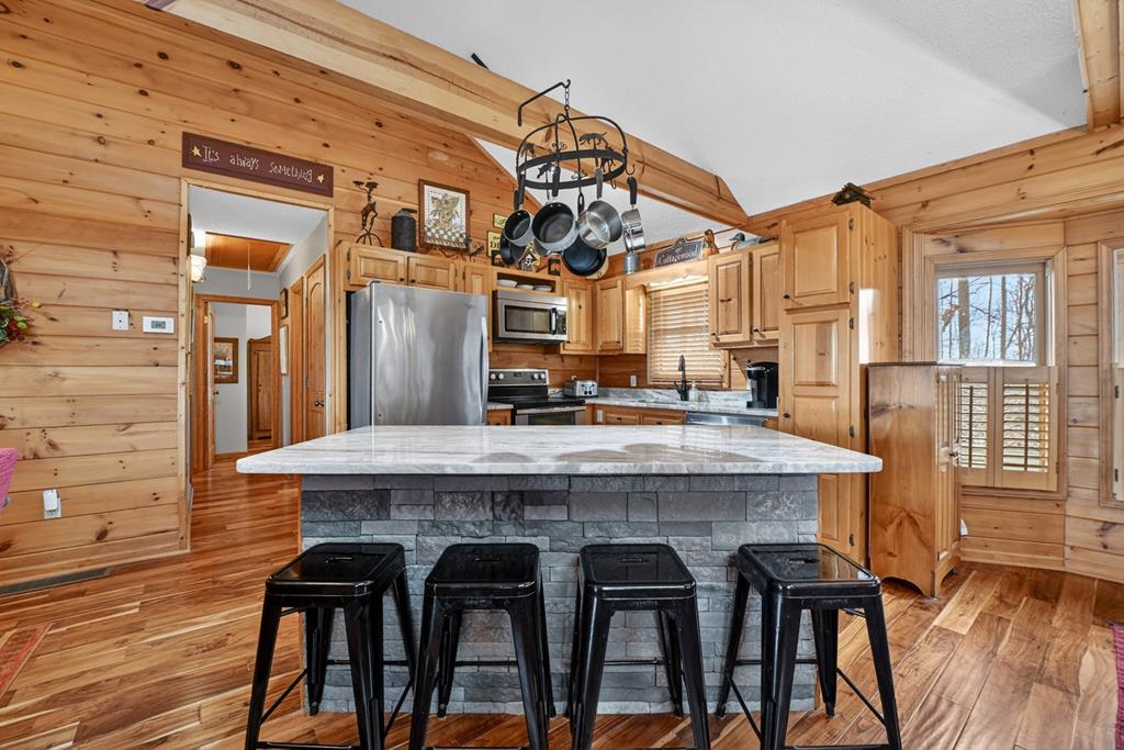 Ellijay, Georgia, 30536, United States, 4 Bedrooms Bedrooms, ,3 BathroomsBathrooms,Residential,For Sale,2003227