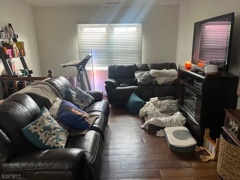 Clark Twp., New Jersey, 07066, United States, 4 Bedrooms Bedrooms, ,3 BathroomsBathrooms,Residential,For Sale,1980988