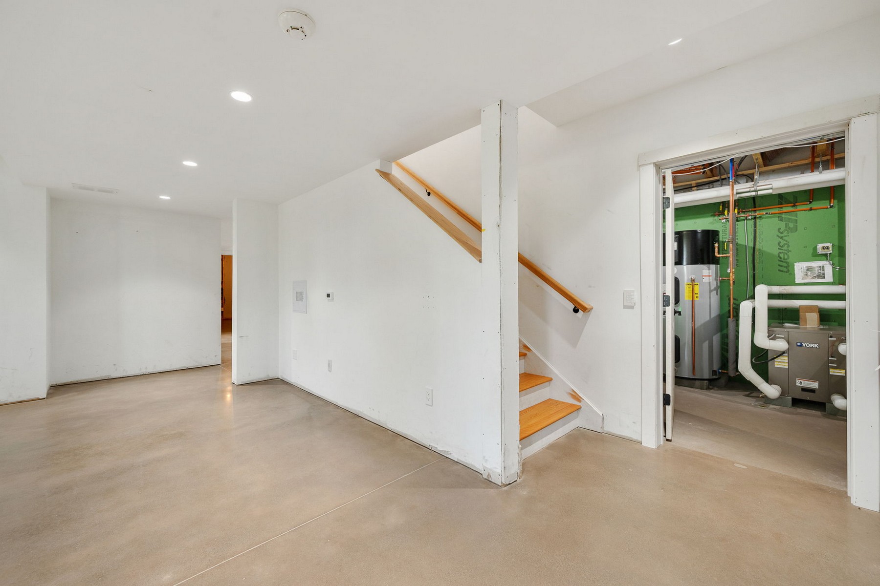  225 Midland Avenue - 物件實景