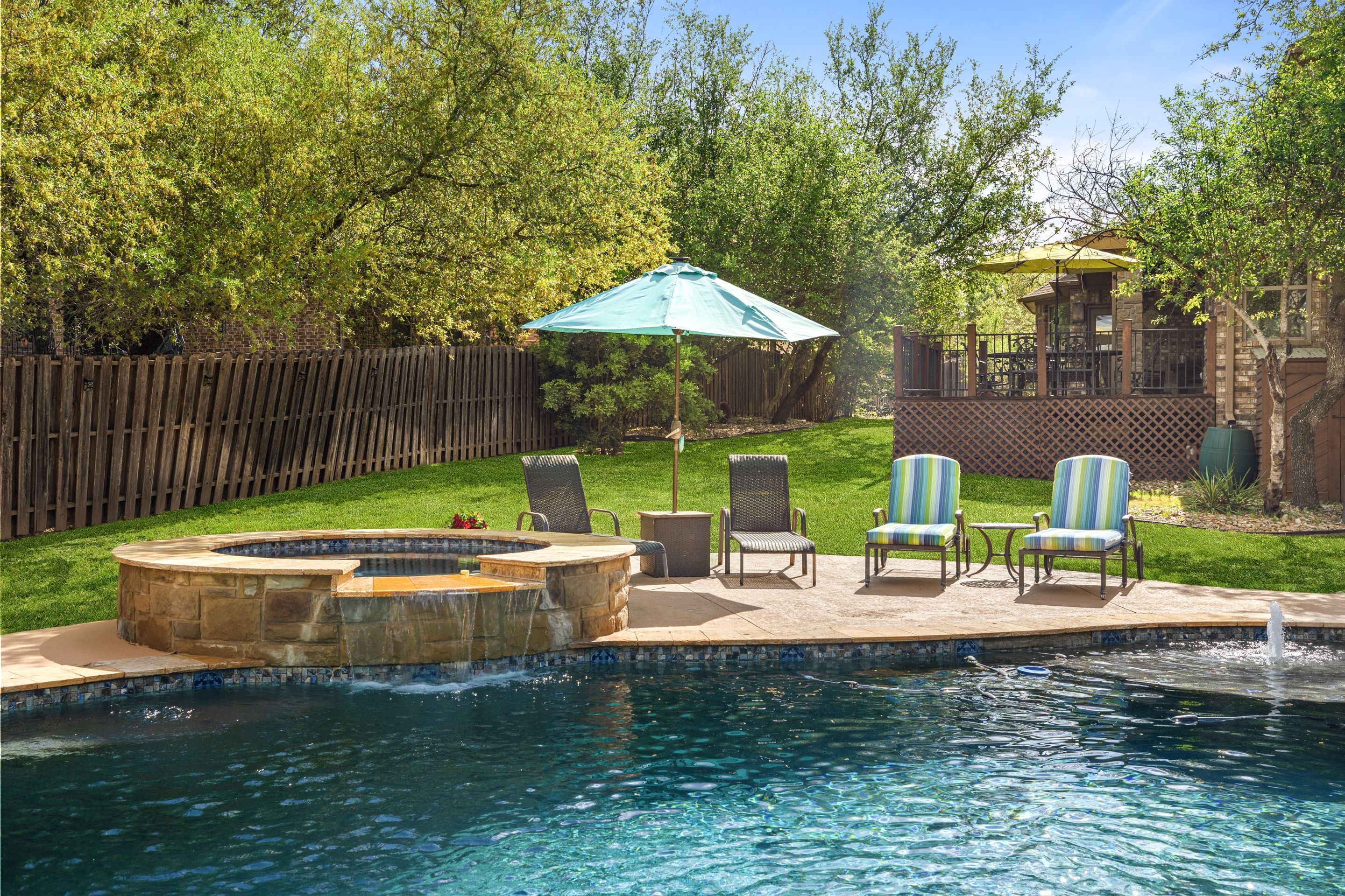  Refined Rocky Creek Living with Private Backyard Oasis - 物件實景