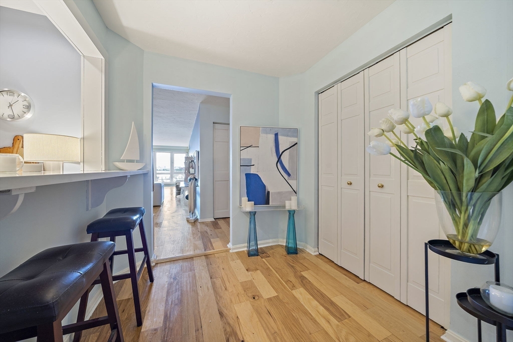 Quincy, Massachusetts, 02171, United States, 2 Bedrooms Bedrooms, ,2 BathroomsBathrooms,Residential,For Sale,1976883