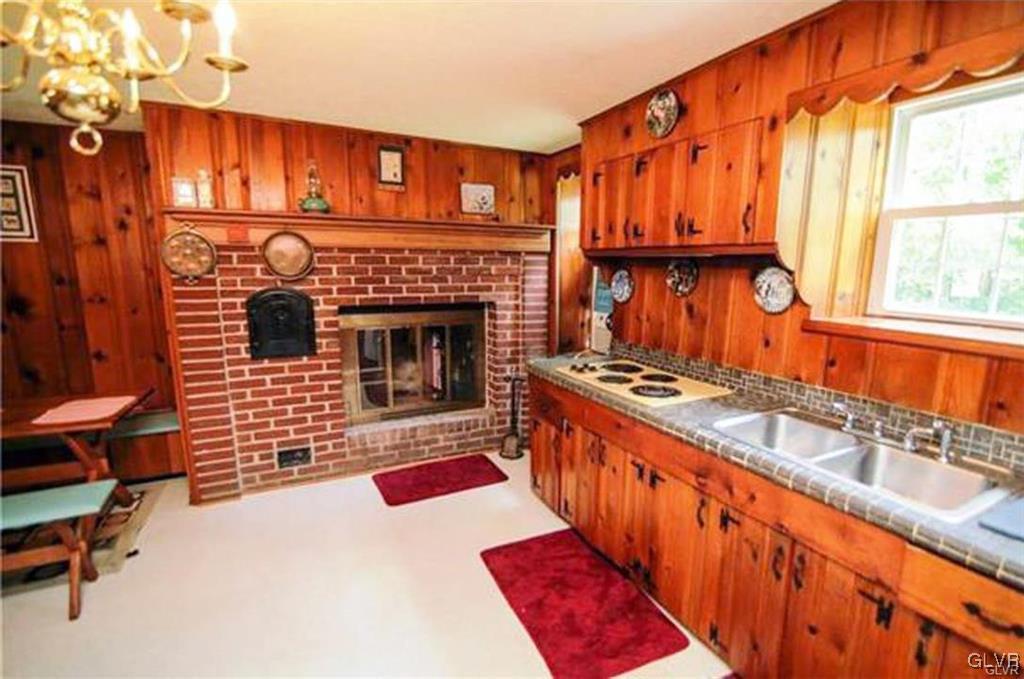 Whitehall Twp, Pennsylvania, 18052, United States, 6 Bedrooms Bedrooms, ,4 BathroomsBathrooms,Residential,For Sale,1931733