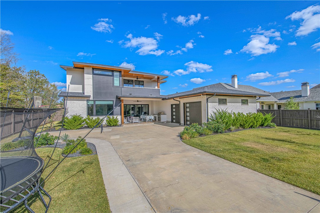 Bryan, Texas, 77802, United States, 5 Bedrooms Bedrooms, ,5 BathroomsBathrooms,Residential,For Sale,2001196