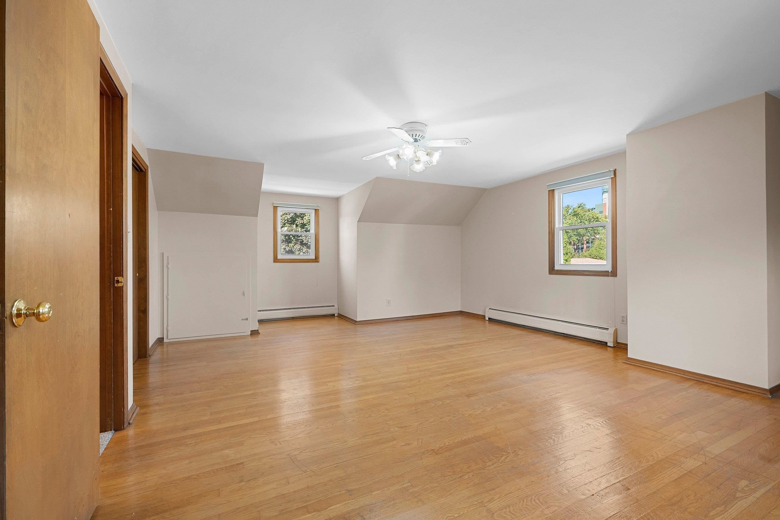 GREEN BAY, Wisconsin, 54304-4417, United States, 4 Bedrooms Bedrooms, ,2 BathroomsBathrooms,Residential,For Sale,1978060