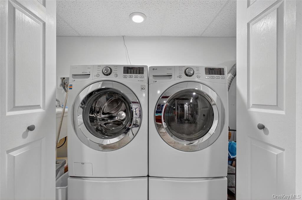 Poughkeepsie, New York, 12603, United States, 3 Bedrooms Bedrooms, ,2 BathroomsBathrooms,Residential,For Sale,1980252