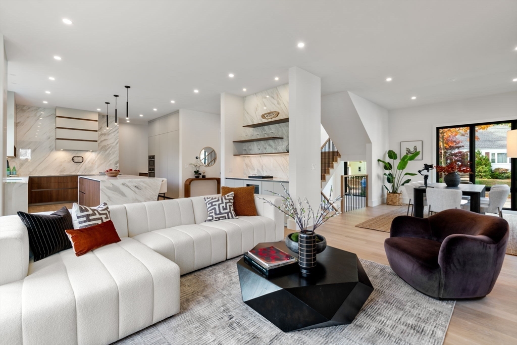 Newton, Massachusetts, 02465, United States, 6 Bedrooms Bedrooms, ,7 BathroomsBathrooms,Residential,For Sale,1730444
