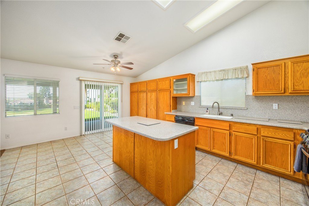 Highland, California, 92346, United States, 3 Bedrooms Bedrooms, ,2 BathroomsBathrooms,Residential,For Sale,1944789