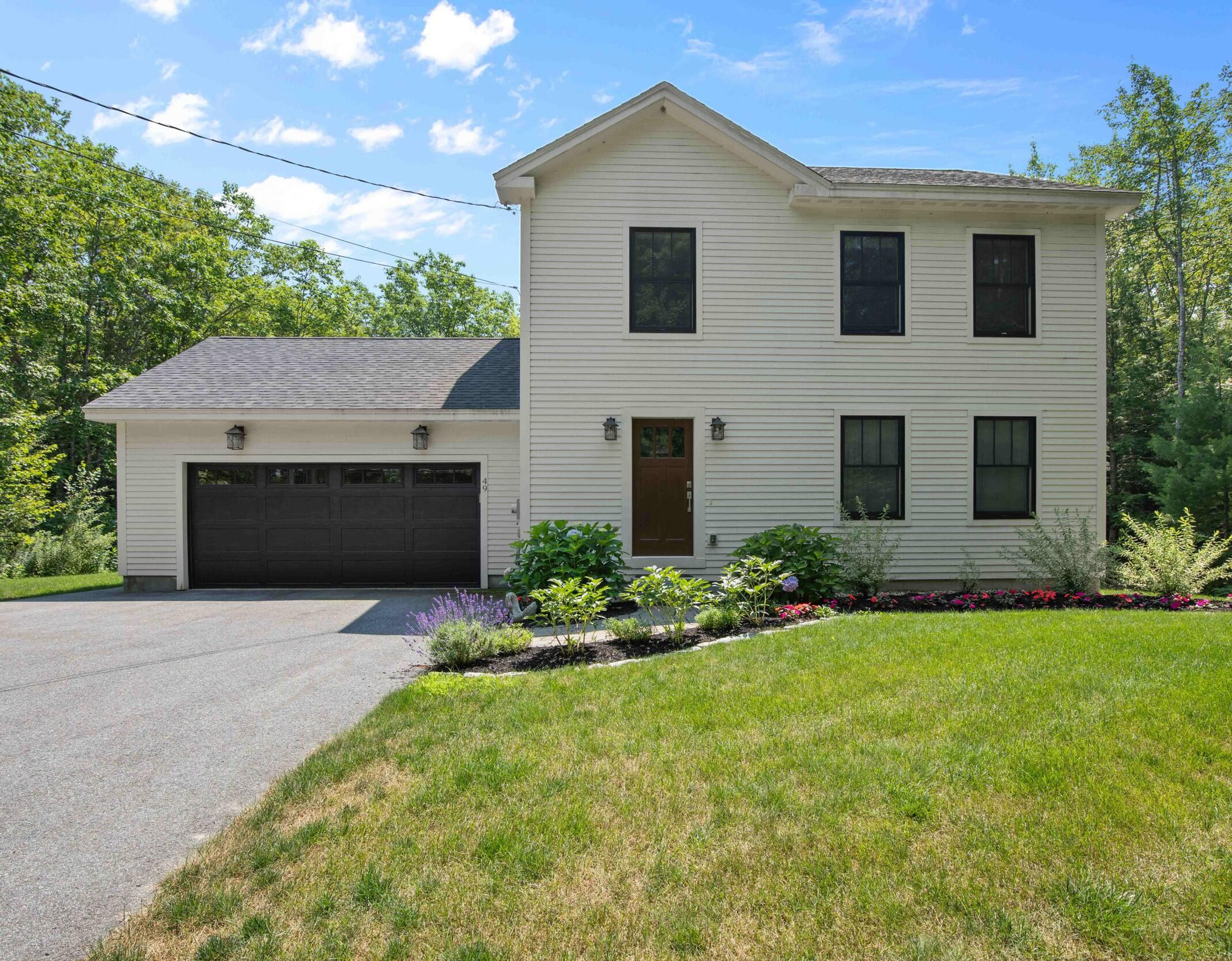 Falmouth, Maine, 04105, United States, 3 Bedrooms Bedrooms, ,3 BathroomsBathrooms,Residential,For Sale,1917362