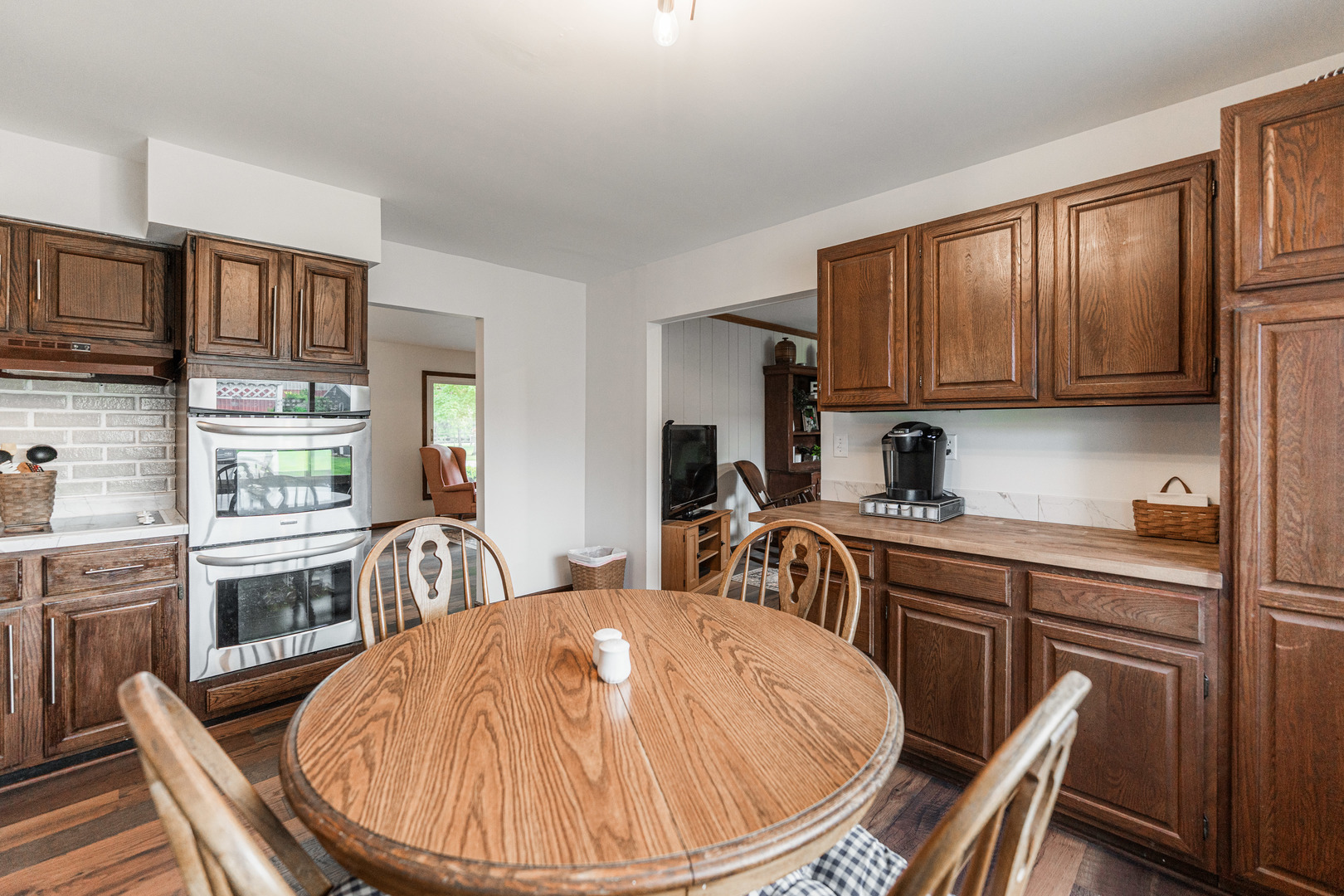 Hinckley, Illinois, 60520, United States, 3 Bedrooms Bedrooms, ,2 BathroomsBathrooms,Residential,For Sale,1921683