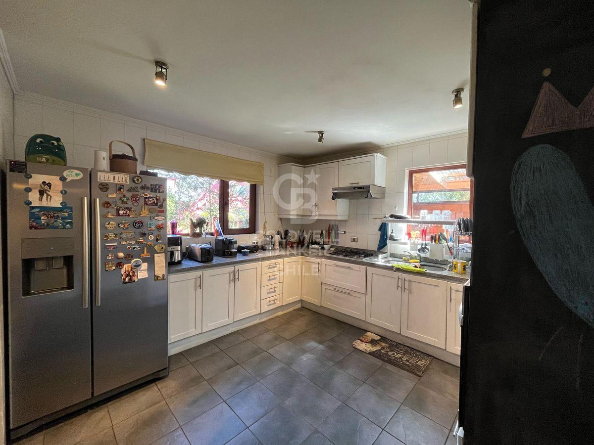 Puerto Varas, Chile, 5 Bedrooms Bedrooms, ,4 BathroomsBathrooms,Residential,For Sale,1908345