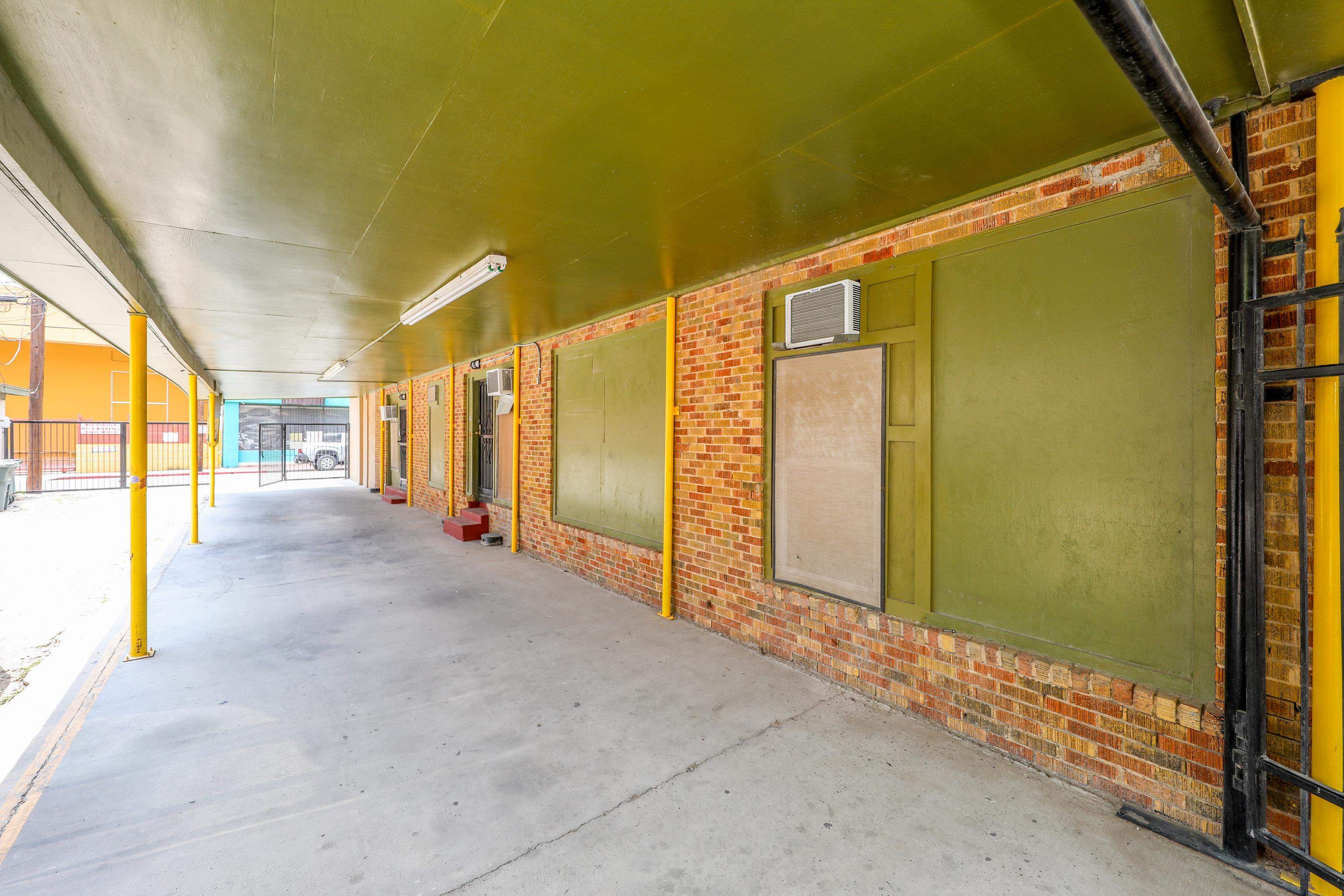 Laredo, Texas, 78040, United States, ,Residential,For Sale,1933495