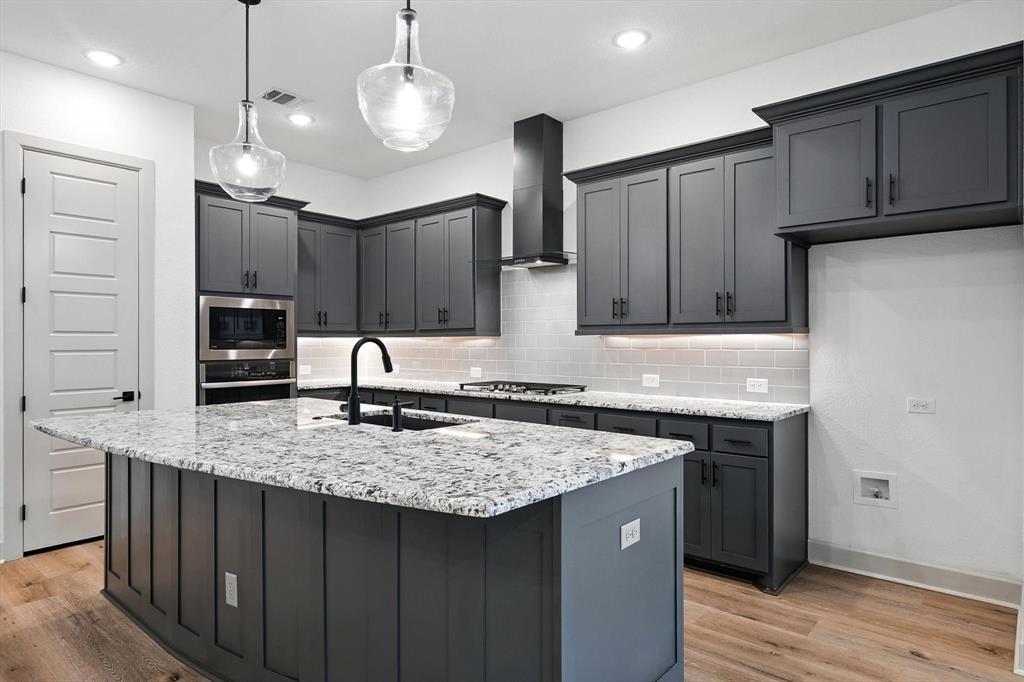 Arlington, Texas, 76005, United States, 2 Bedrooms Bedrooms, ,2 BathroomsBathrooms,Residential,For Sale,1899955