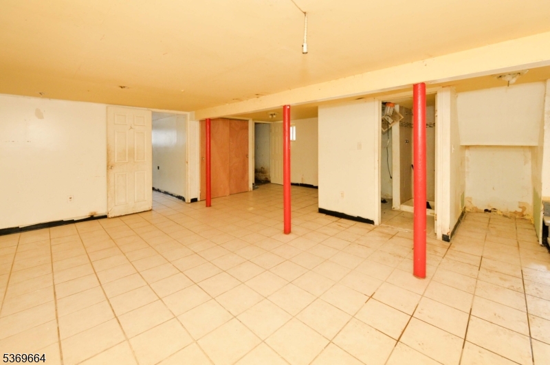 Irvington Twp., New Jersey, 07111, United States, 5 Bedrooms Bedrooms, ,3 BathroomsBathrooms,Residential,For Sale,1895417