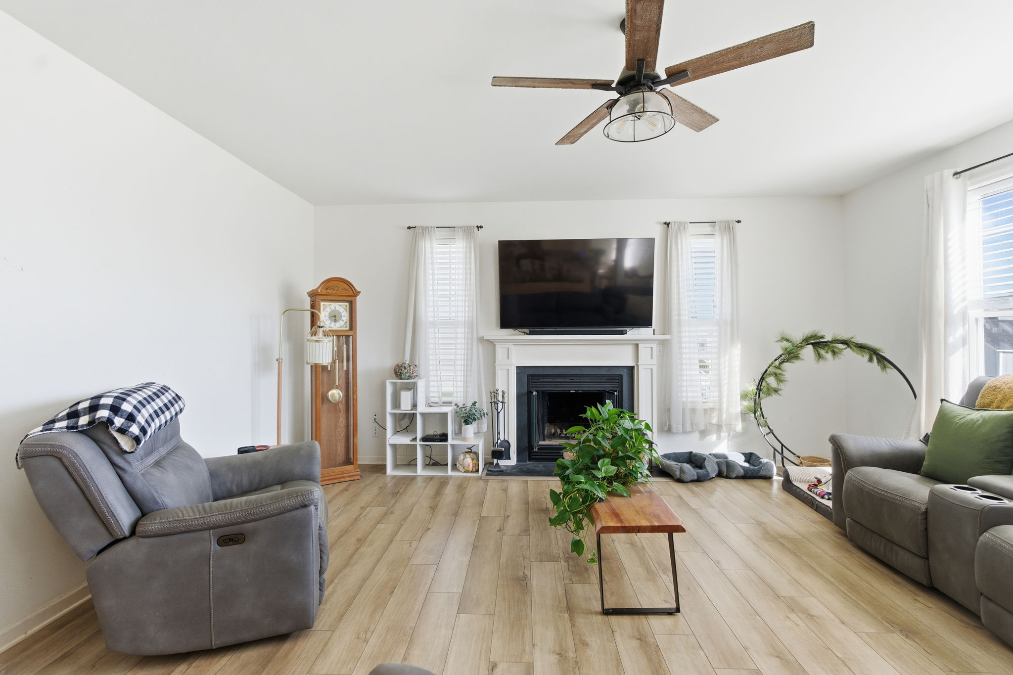 Gerrardstown, West Virginia, 25420, United States, 4 Bedrooms Bedrooms, ,Residential,For Sale,2002538