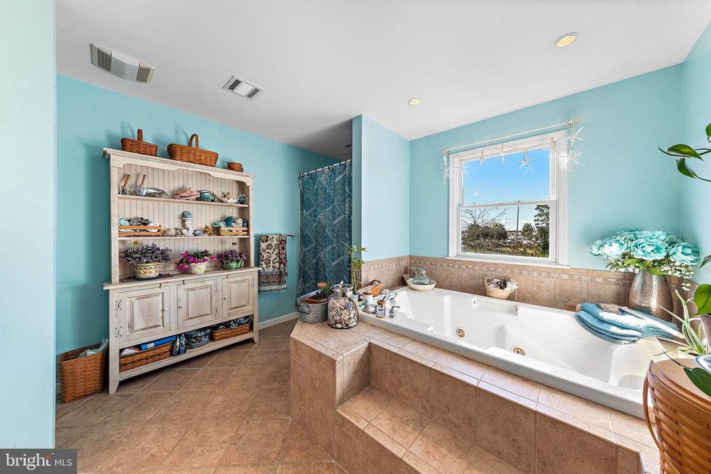 Little Egg Harbor Twp, New Jersey, 08087, United States, 4 Bedrooms Bedrooms, ,2 BathroomsBathrooms,Residential,For Sale,1989934