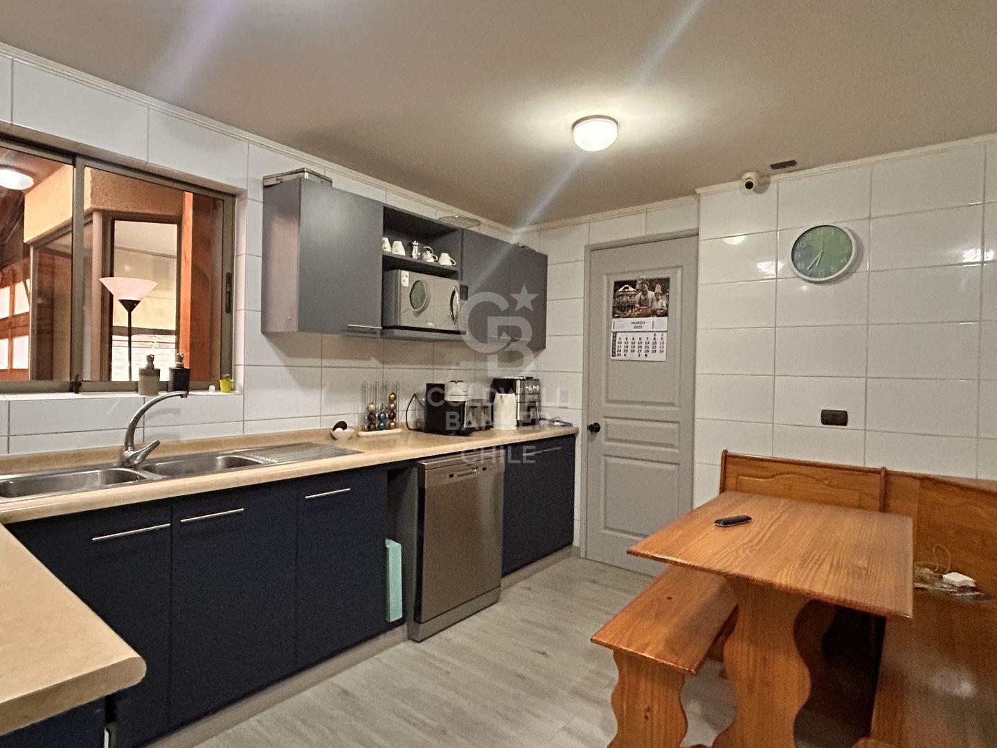 Concepción, Chile, 5 Bedrooms Bedrooms, ,4 BathroomsBathrooms,Residential,For Sale,1752216