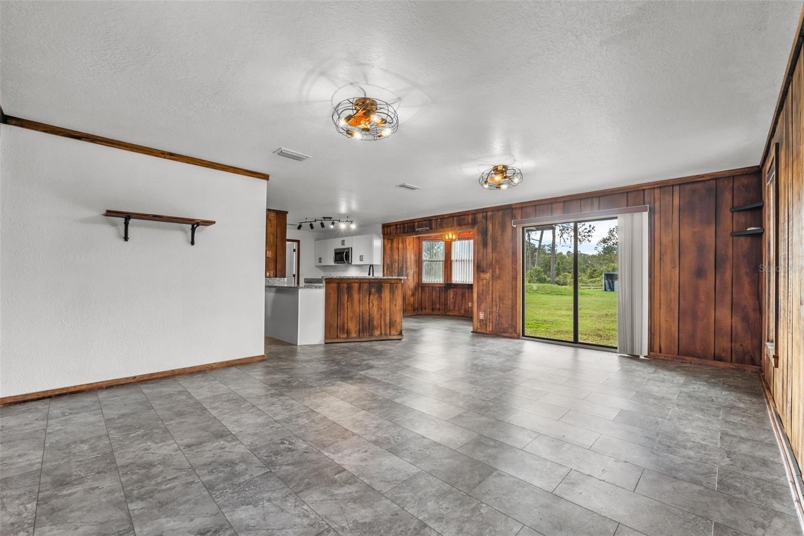 FROSTPROOF, Florida, 33843, United States, 4 Bedrooms Bedrooms, ,3 BathroomsBathrooms,Residential,For Sale,1864112