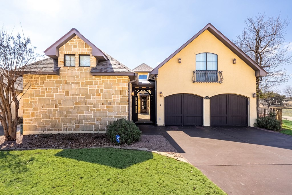 Kerrville, Texas, 78028, United States, 3 Bedrooms Bedrooms, ,3 BathroomsBathrooms,Residential,For Sale,2022585