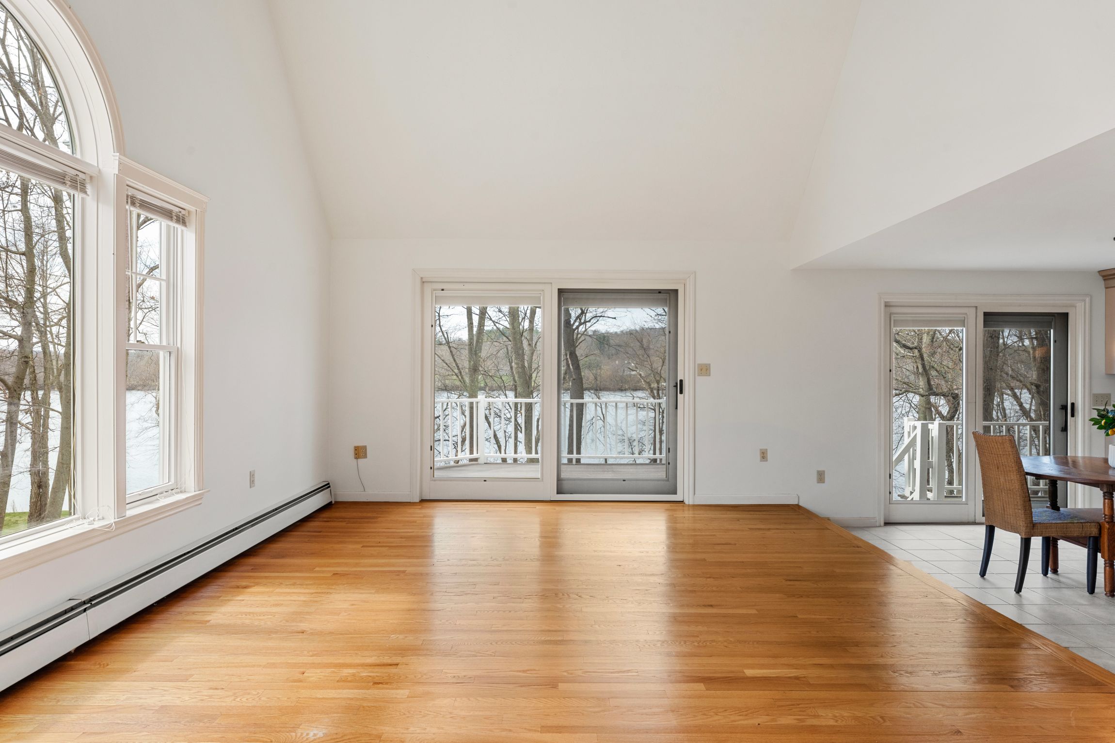  16 Merrimack River Road, Groveland, MA, 01834 - 物件實景