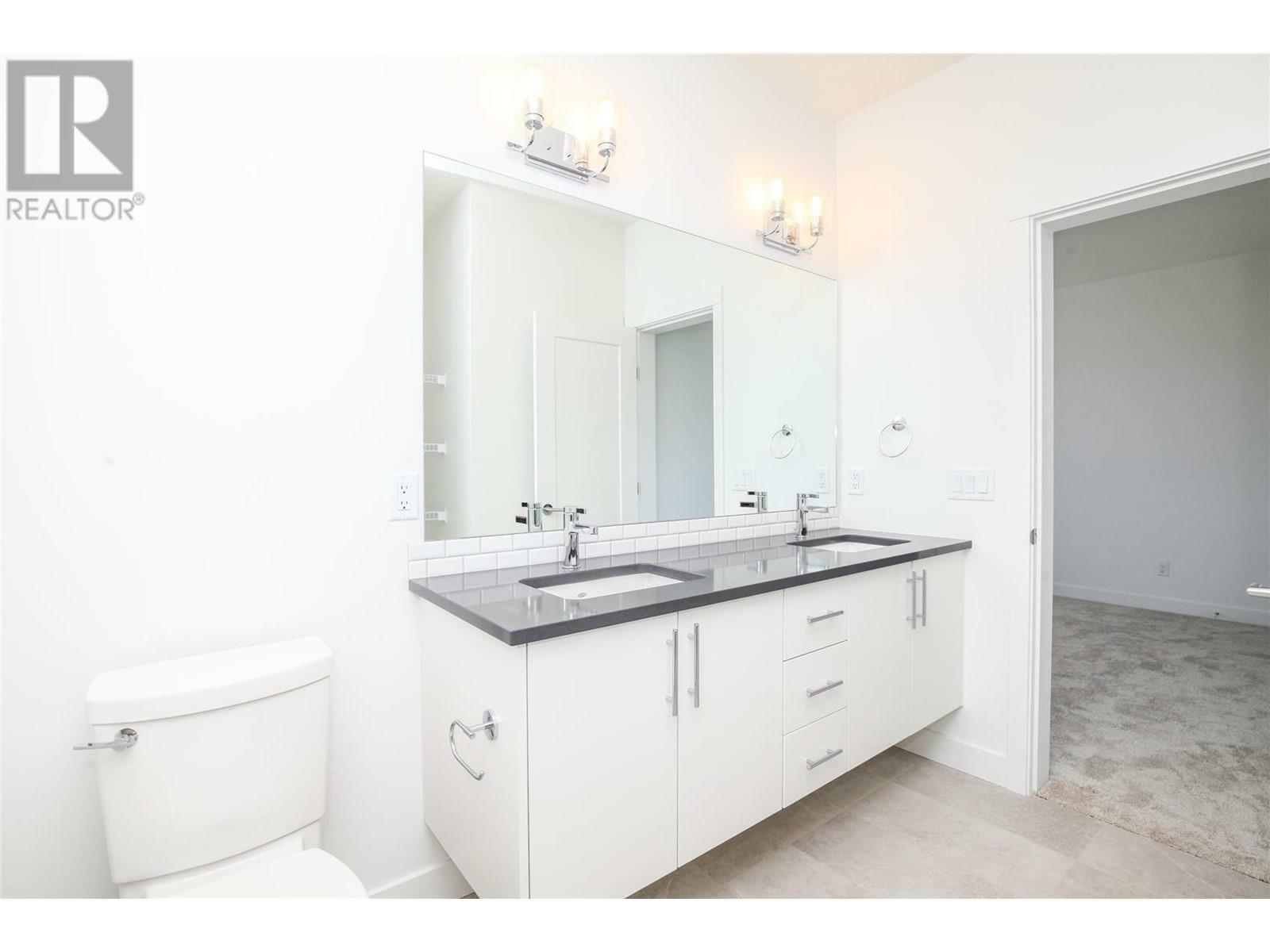 KELOWNA, British Columbia, V1Y 9T1, CA, 3 Bedrooms Bedrooms, ,3 BathroomsBathrooms,Residential,For Sale,1960359