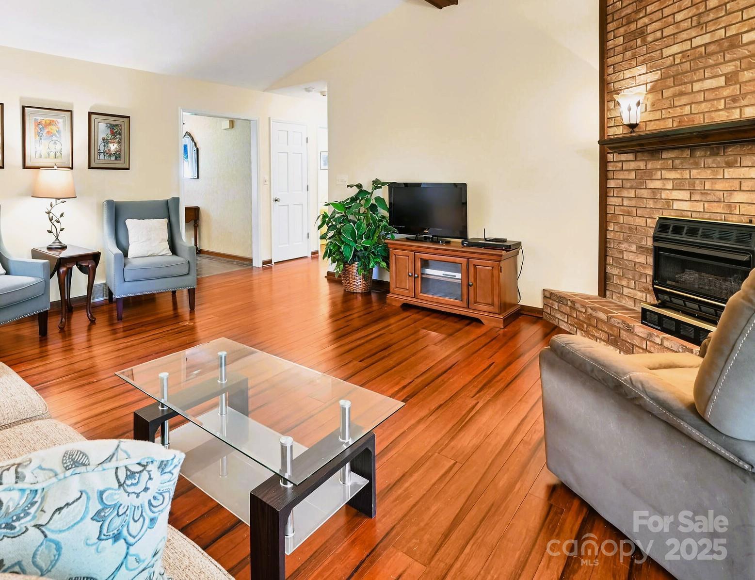 Hendersonville, North Carolina, 28739, United States, 3 Bedrooms Bedrooms, ,3 BathroomsBathrooms,Residential,For Sale,1890960