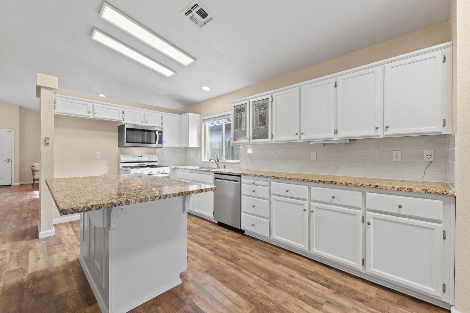 Rancho Cordova, California, 95670, United States, 3 Bedrooms Bedrooms, ,2 BathroomsBathrooms,Residential,For Sale,1900800