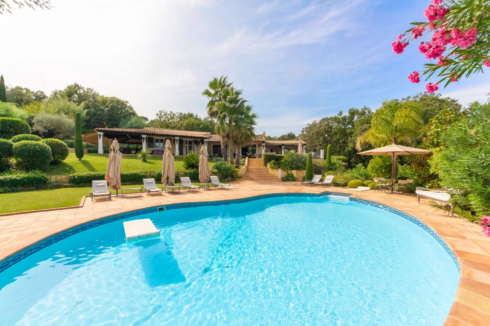 Gassin, Provence-Alpes-Côte d’Azur, 83580, FR, 5 Bedrooms Bedrooms, ,9 BathroomsBathrooms,Residential,For Sale,1627574