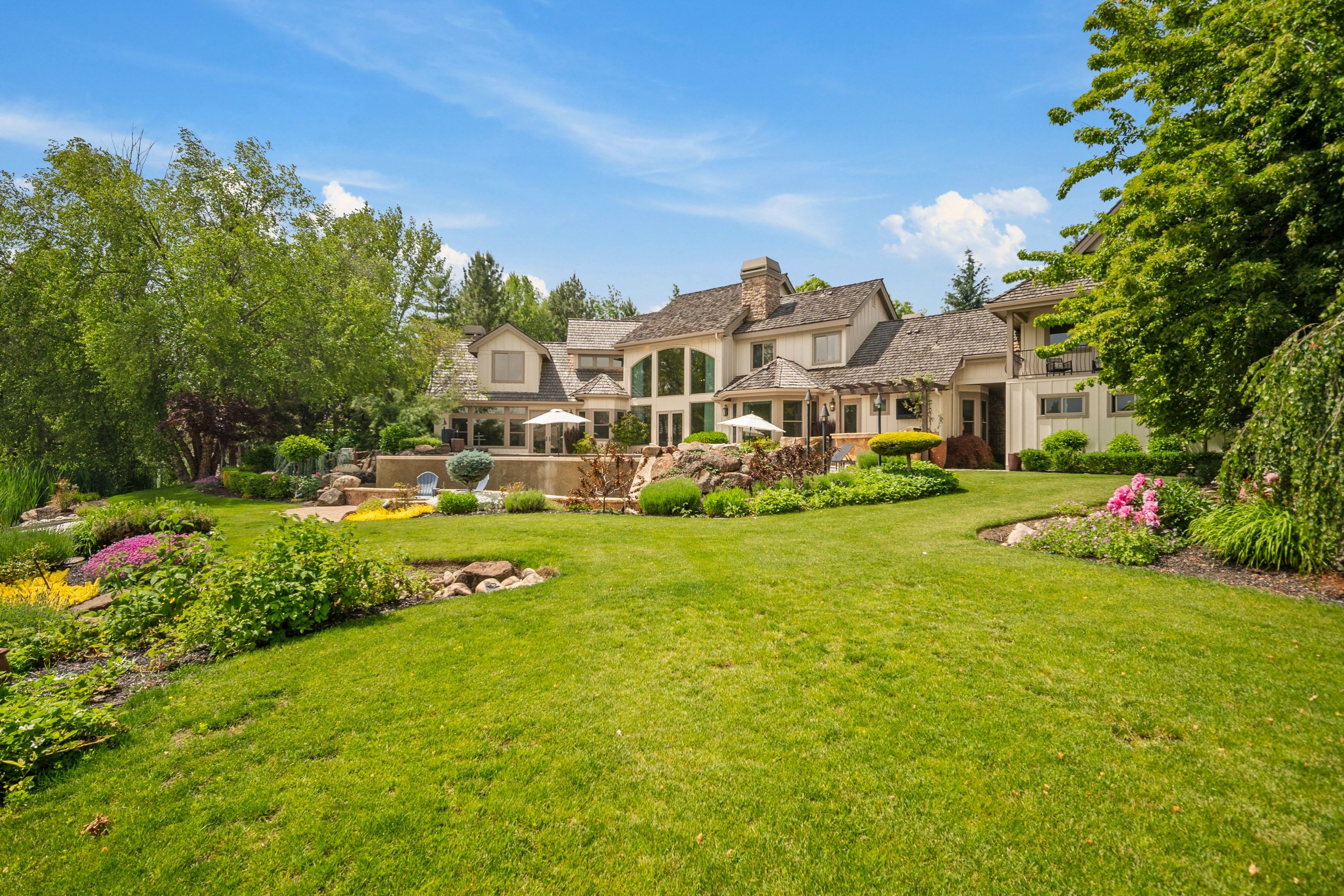  Gated Waterfront Luxury in Eagle’s Prestigious Pointe at Two Rivers - 物件實景