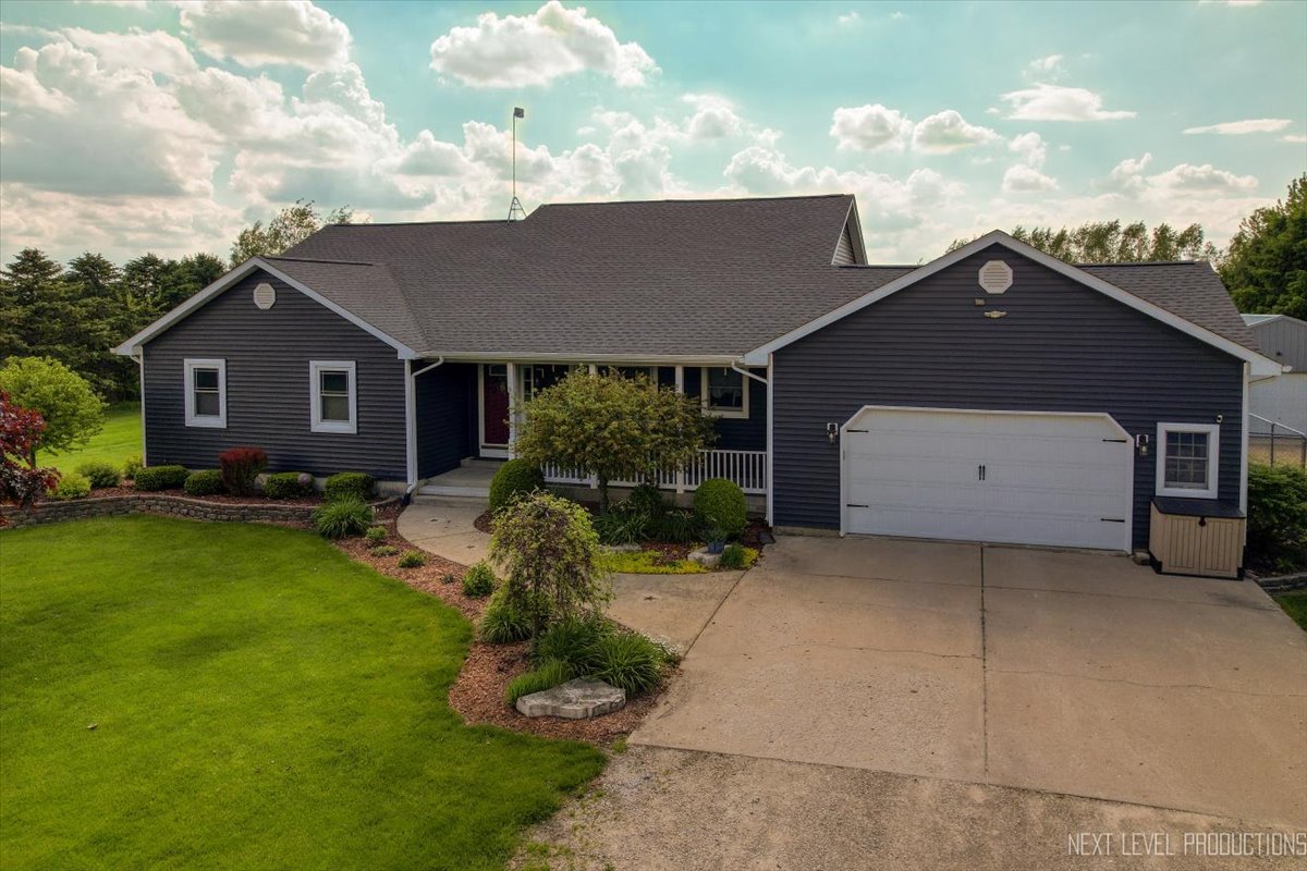 Leland, Illinois, 60531, United States, 3 Bedrooms Bedrooms, ,3 BathroomsBathrooms,Residential,For Sale,1980976