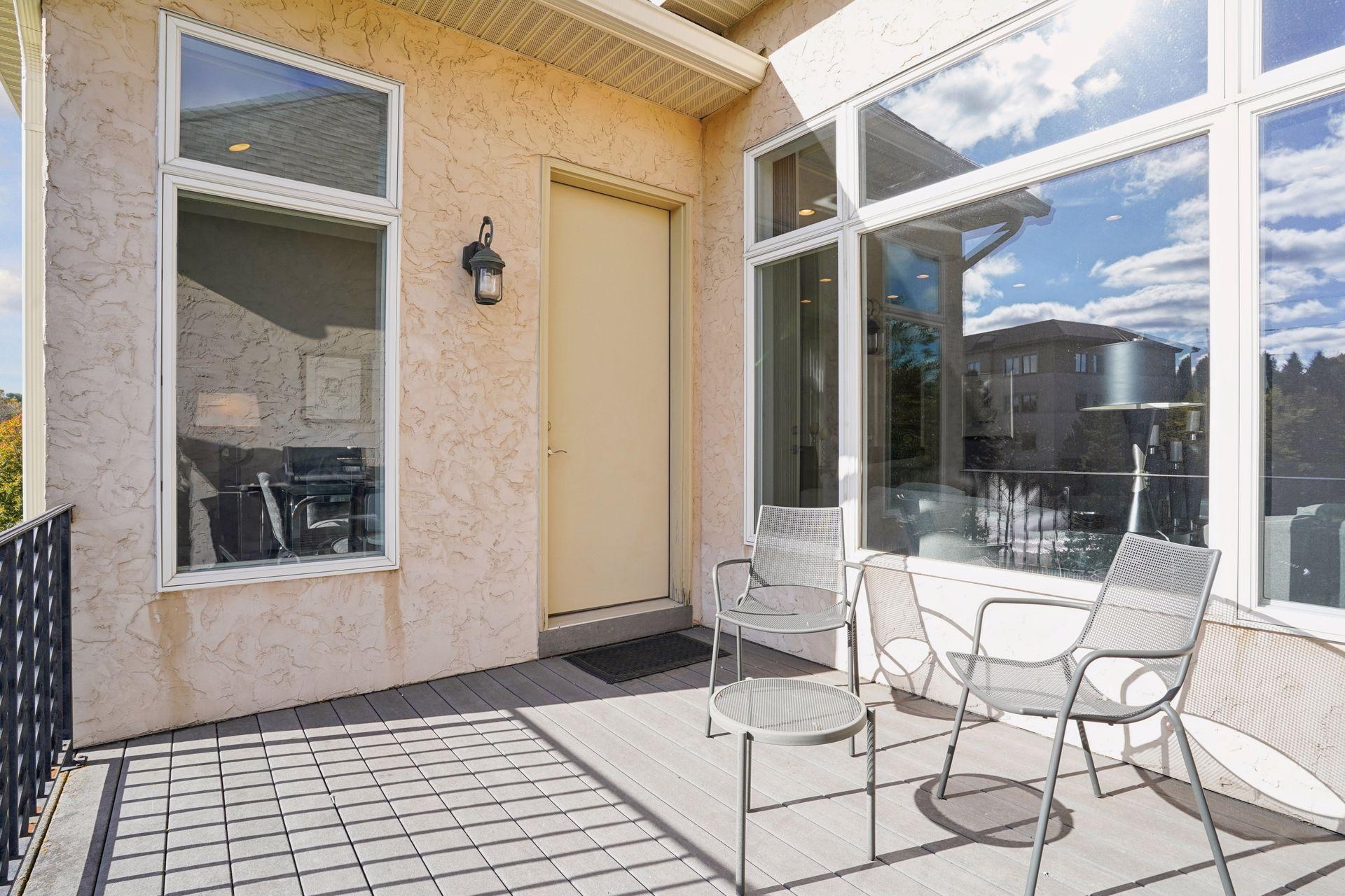 Lilydale, Minnesota, 55118, United States, 3 Bedrooms Bedrooms, ,3 BathroomsBathrooms,Residential,For Sale,1989452