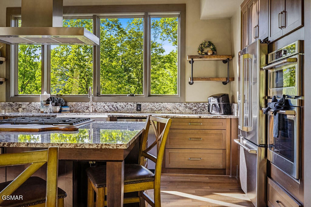 Gatlinburg, Tennessee, 37738, United States, 3 Bedrooms Bedrooms, ,5 BathroomsBathrooms,Residential,For Sale,2034960